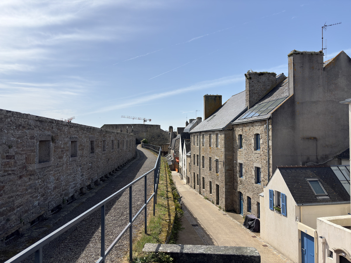 Picture France Concarneau Ville close 2026-04 102 - Waterfalls Ville close