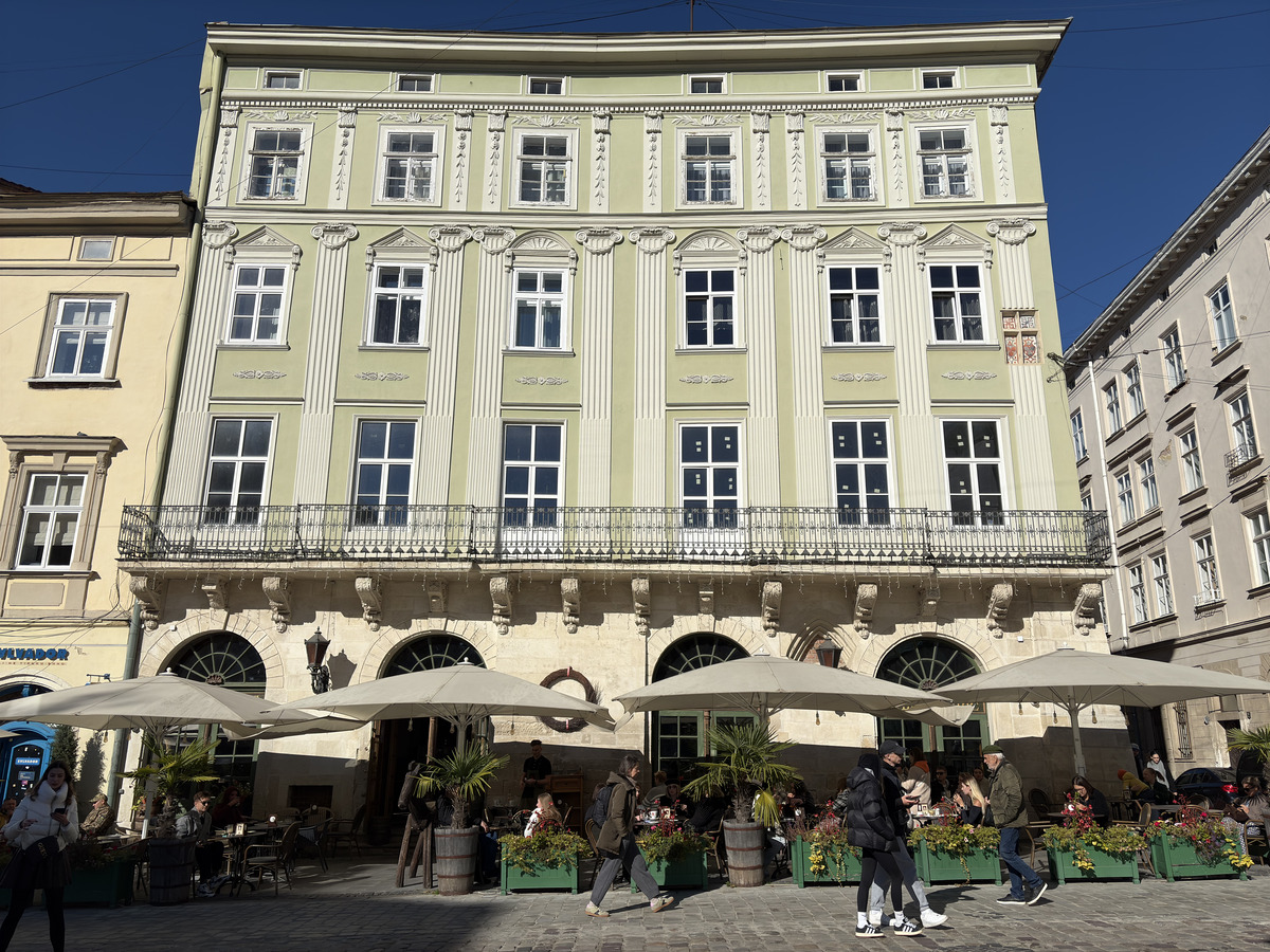 Picture Ukraine Lviv 2024-10 85 - Hotel Pool Lviv
