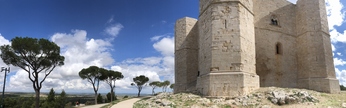 Picture Italy Castel del monte 2024-09 101 - City Sights Castel del monte