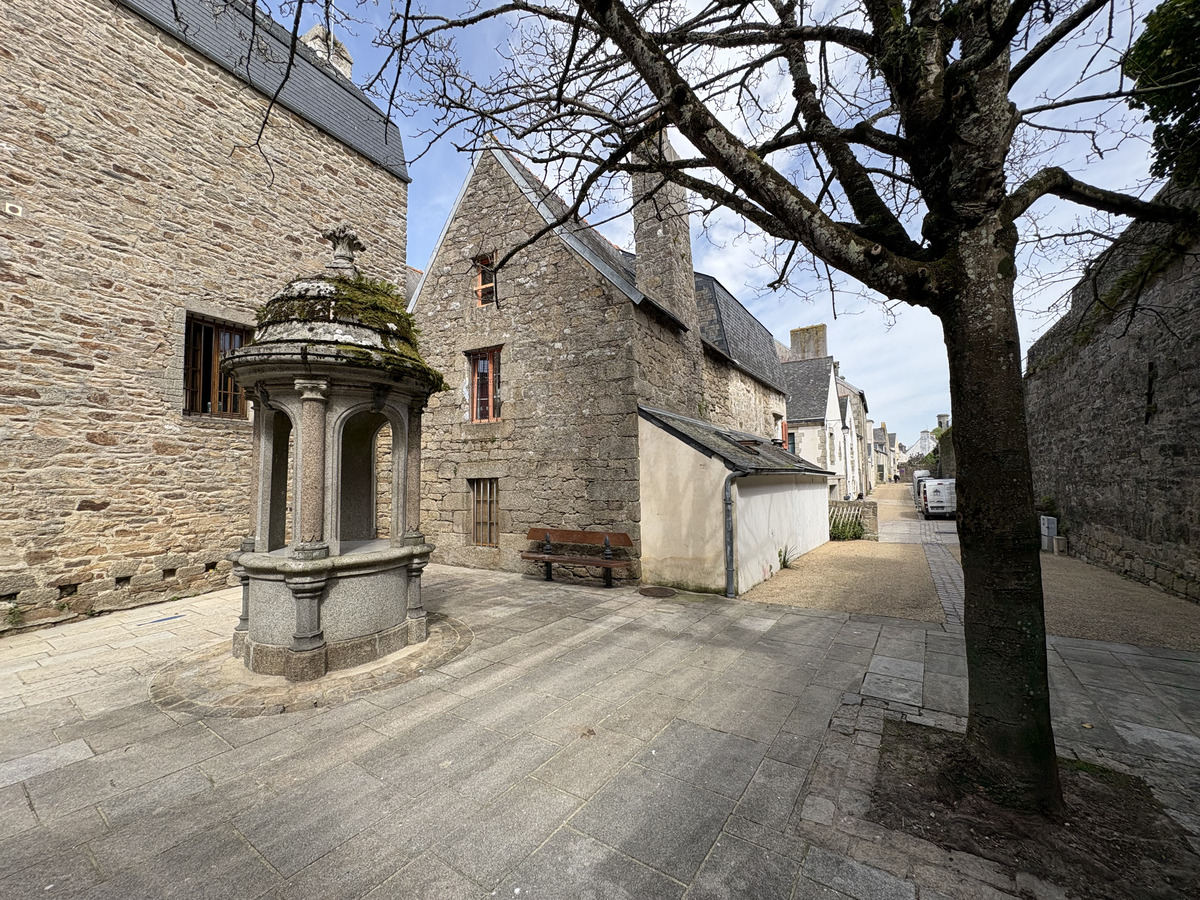 Picture France Concarneau Ville close 2026-04 130 - Hot Season Ville close