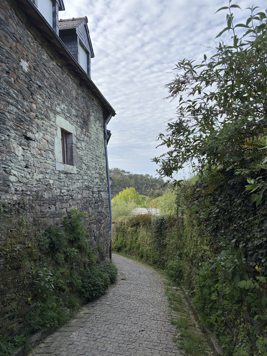 Picture France Rochefort en terre 2026-04 57 - Street Rochefort en terre