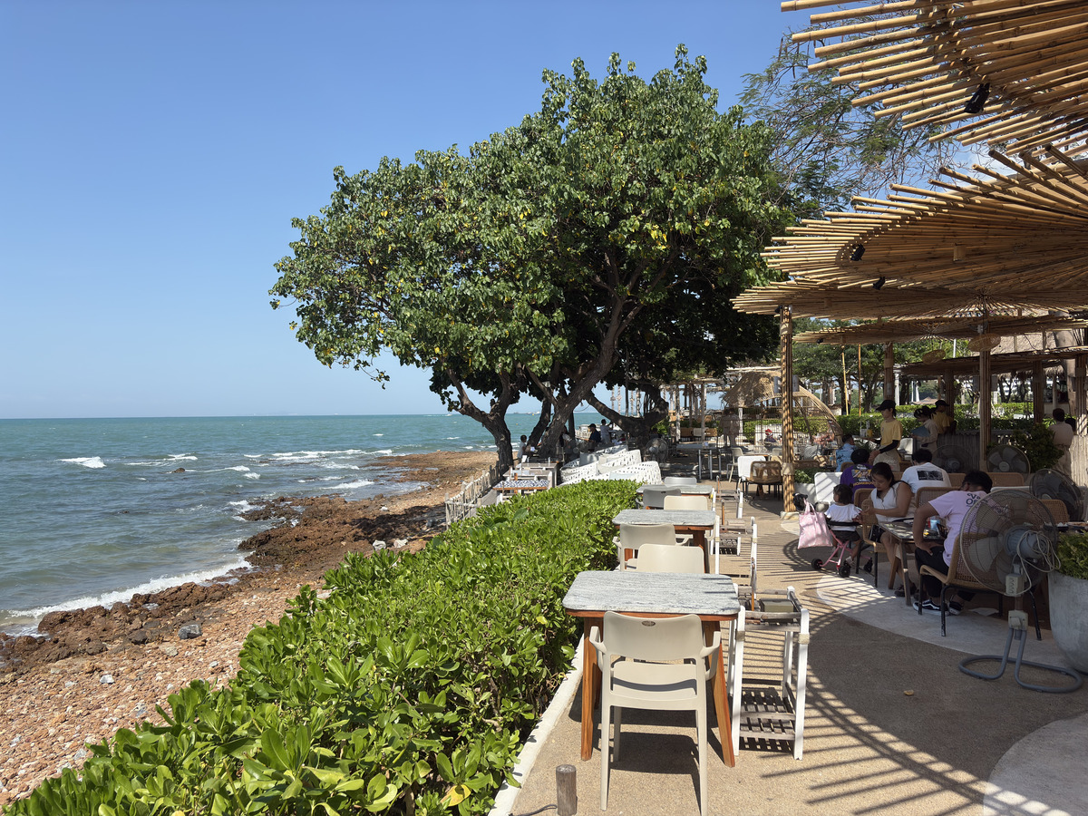 Picture Thailand Pattaya Oxygen Restaurant 2025-12 4 - City Sight Oxygen Restaurant