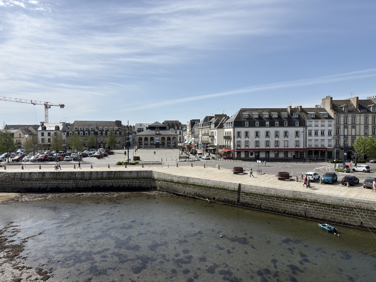 Picture France Concarneau Ville close 2026-04 118 - Waterfall Ville close