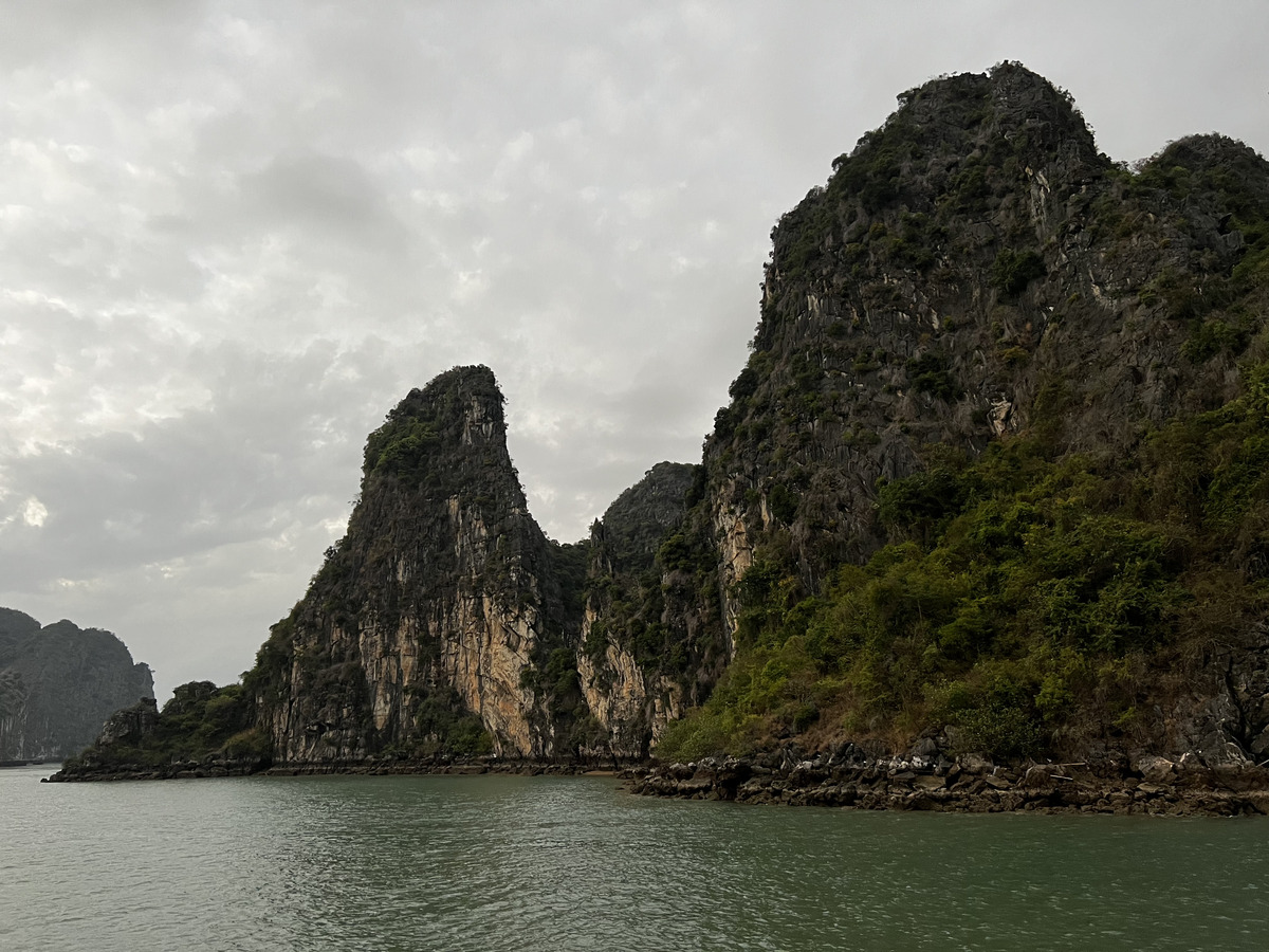 Picture Vietnam Ha Long Bay 2024-01 6 - Hotel Pools Ha Long Bay