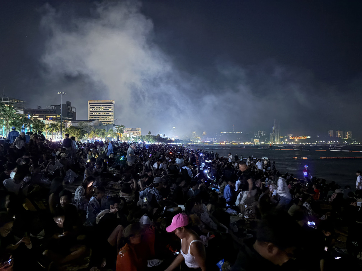 Picture Thailand Pattaya Fireworks 2024-12 78 - Lakes Fireworks