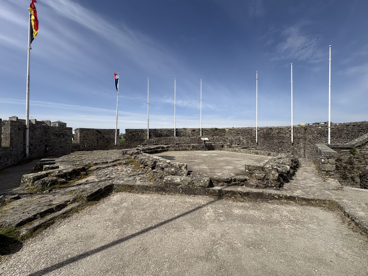 Picture France Concarneau Ville close 2026-04 14 - French Restaurant Ville close