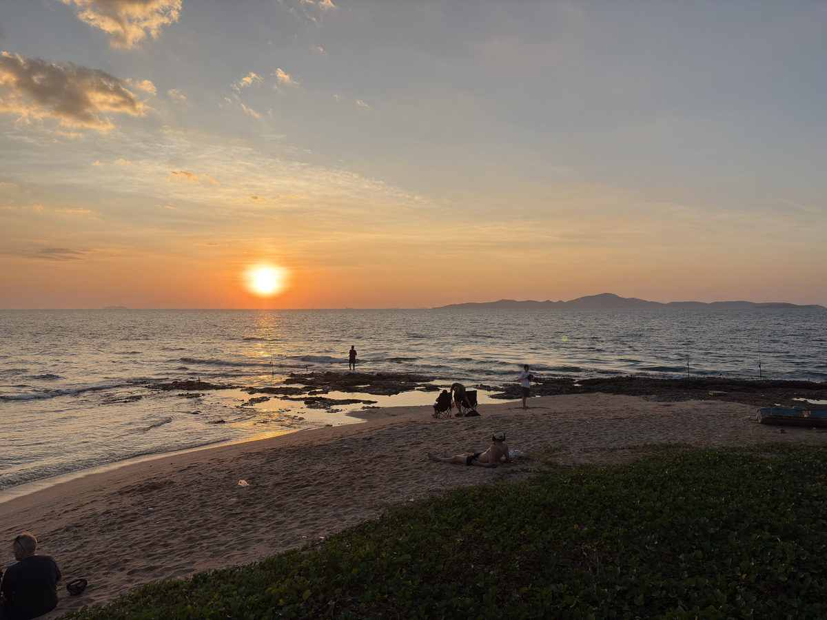 Picture Thailand Pattaya Dongtan beach 2025-12 12 - Hotels Dongtan beach