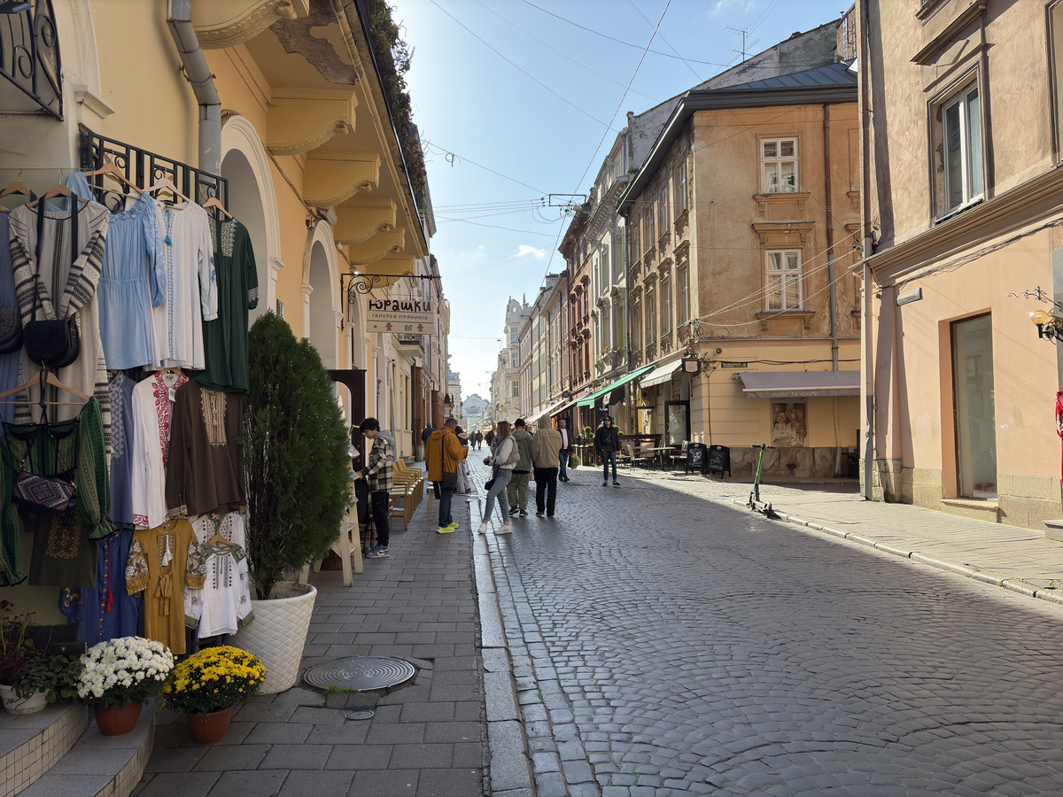 Picture Ukraine Lviv 2024-10 394 - Transport Lviv