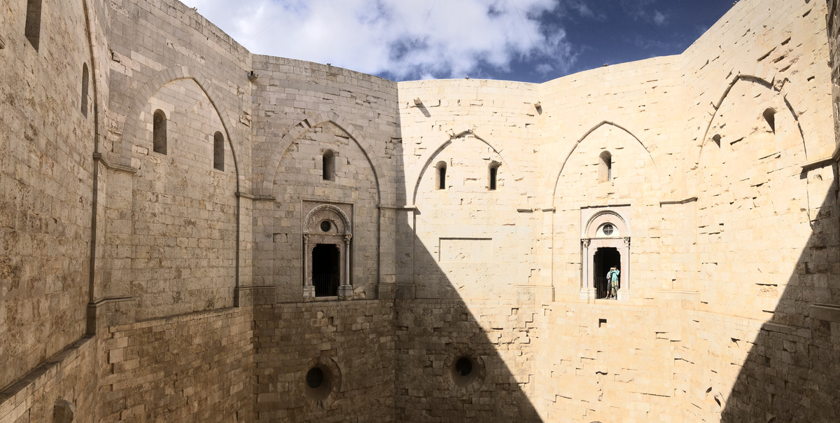 Picture Italy Castel del monte 2024-09 75 - Lake Castel del monte