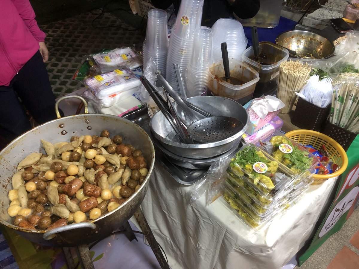 Picture Thailand Chiang Mai Nong Buak Haad Public Park 2024-01 51 - Shopping Nong Buak Haad Public Park