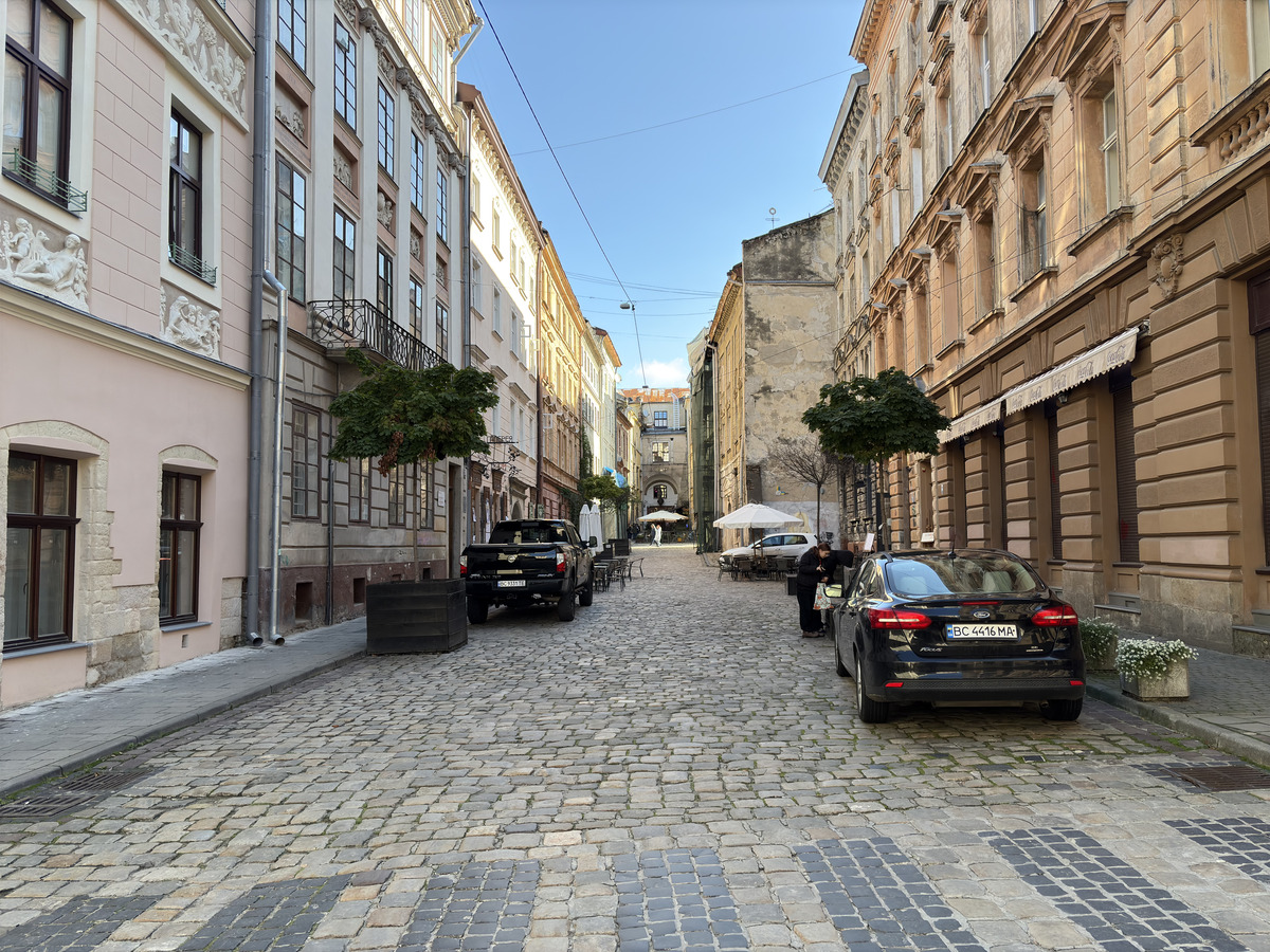 Picture Ukraine Lviv 2024-10 427 - Monument Lviv