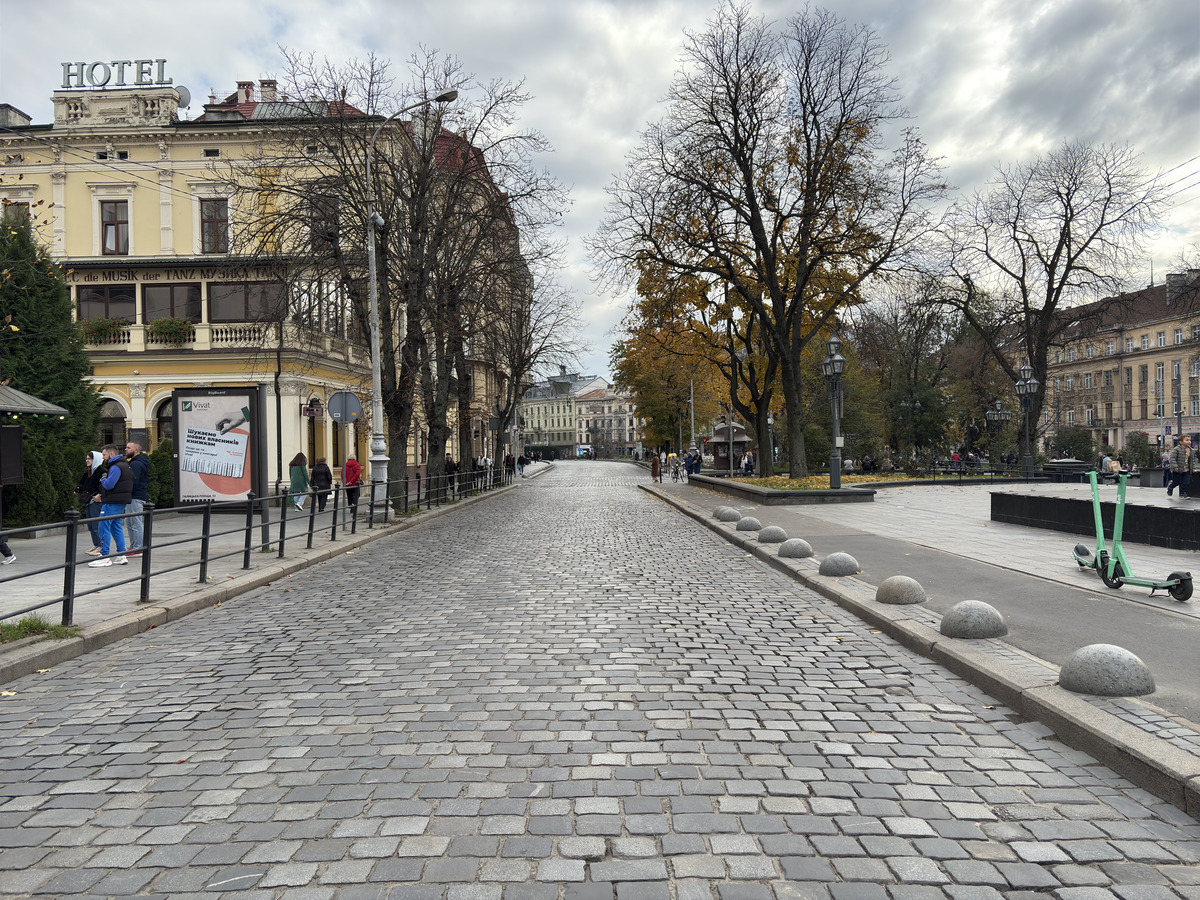 Picture Ukraine Lviv 2024-10 147 - Room Lviv