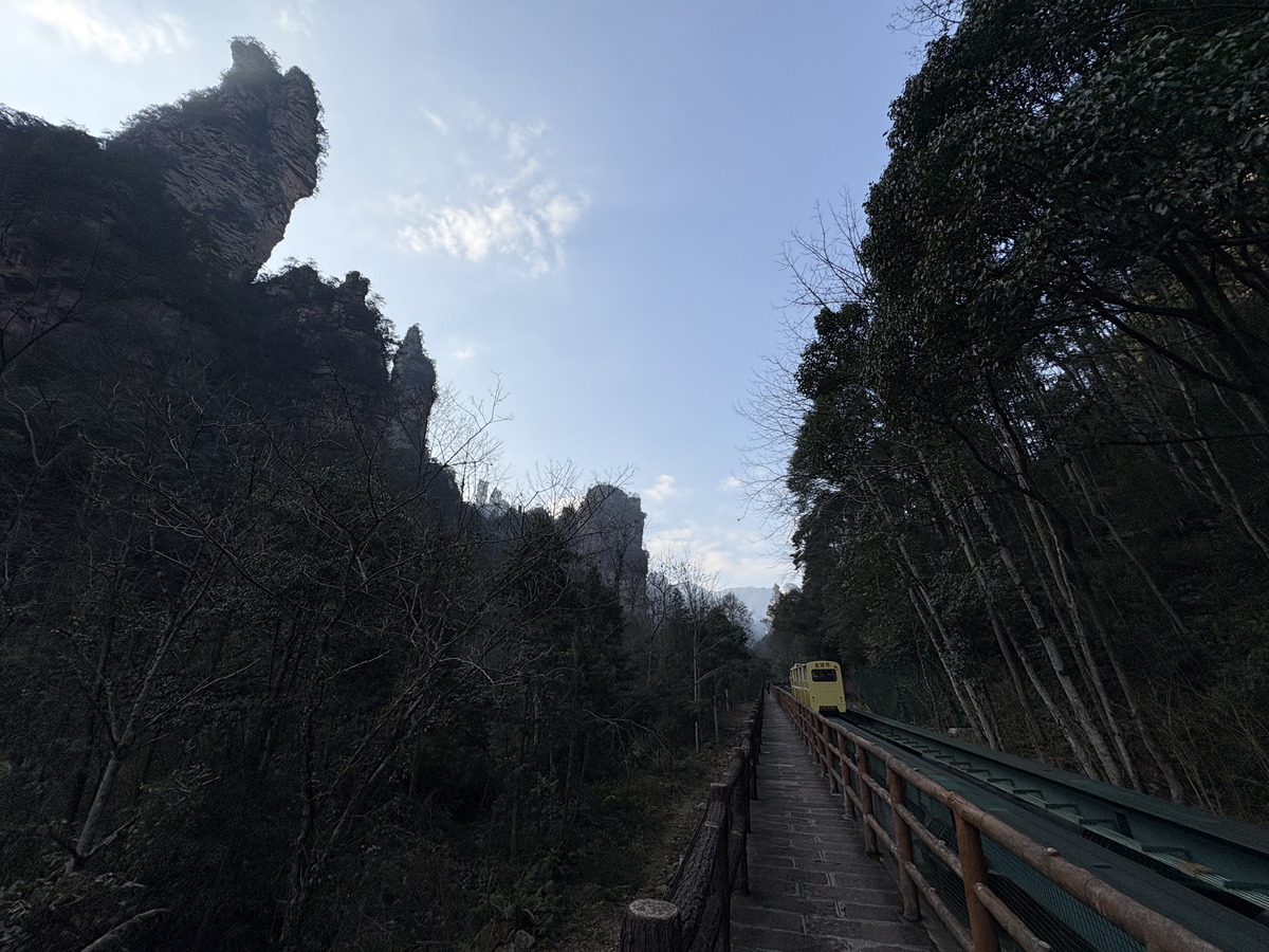 Picture China Zhangjiajie Tianzi Mountrain 2026-01 16 - Waterfall Tianzi Mountrain