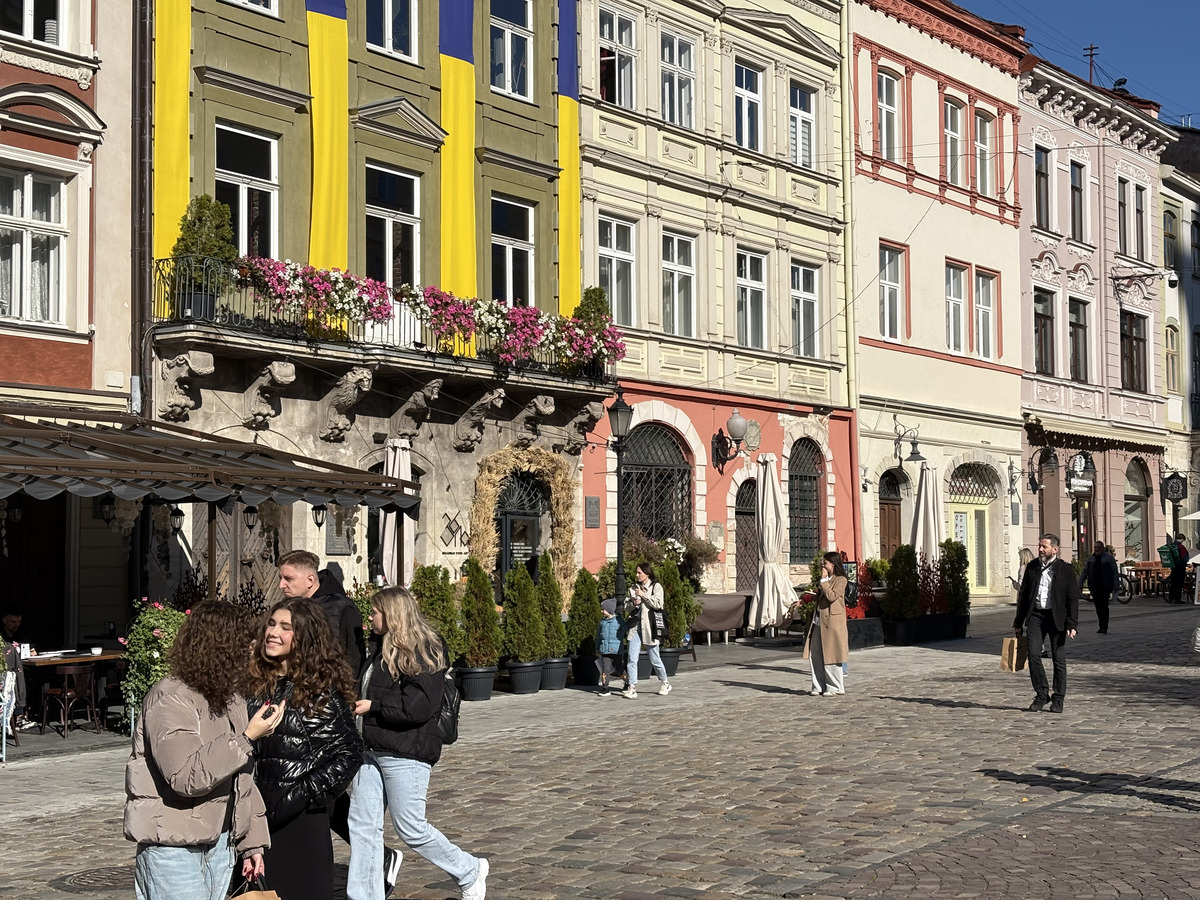 Picture Ukraine Lviv 2024-10 159 - Saving Lviv