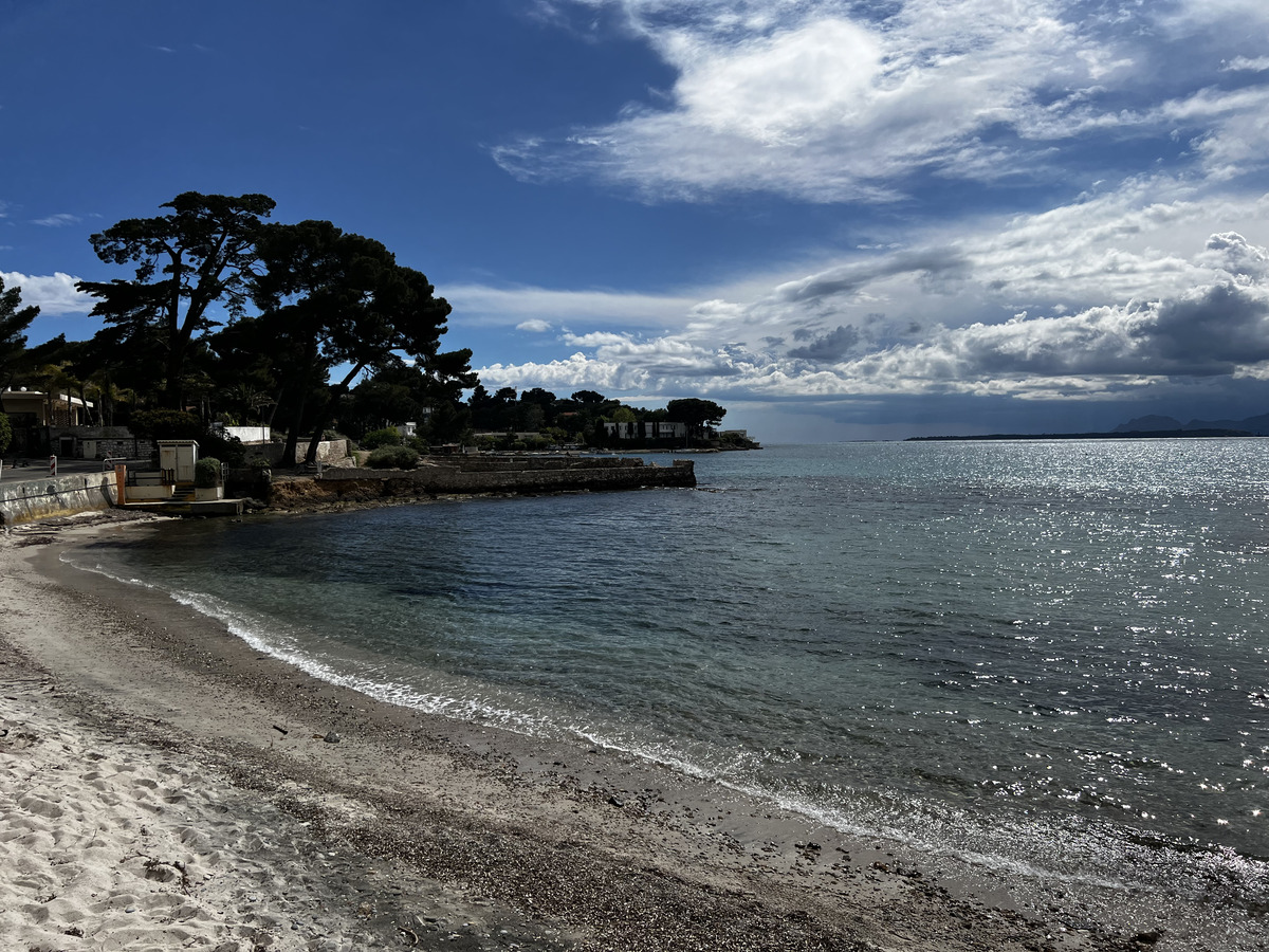 Picture France Antibes 2024-04 13 - Lands Antibes