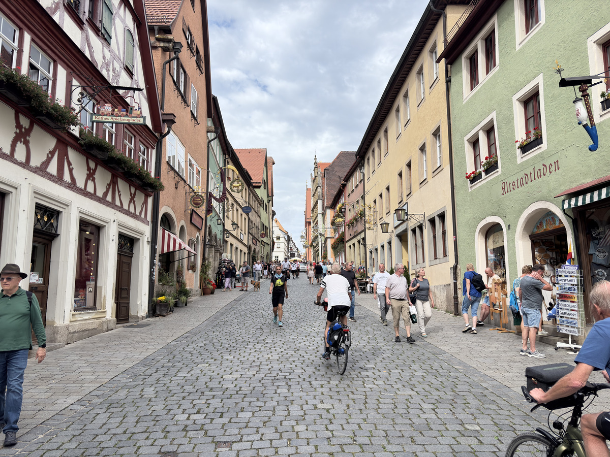 Picture Germany Rothenburg ob der Tauber⁩ 2025-09 87 - Street Rothenburg ob der Tauber⁩