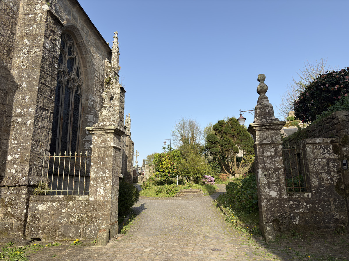 Picture France Locronan 2026-04 90 - Street Locronan