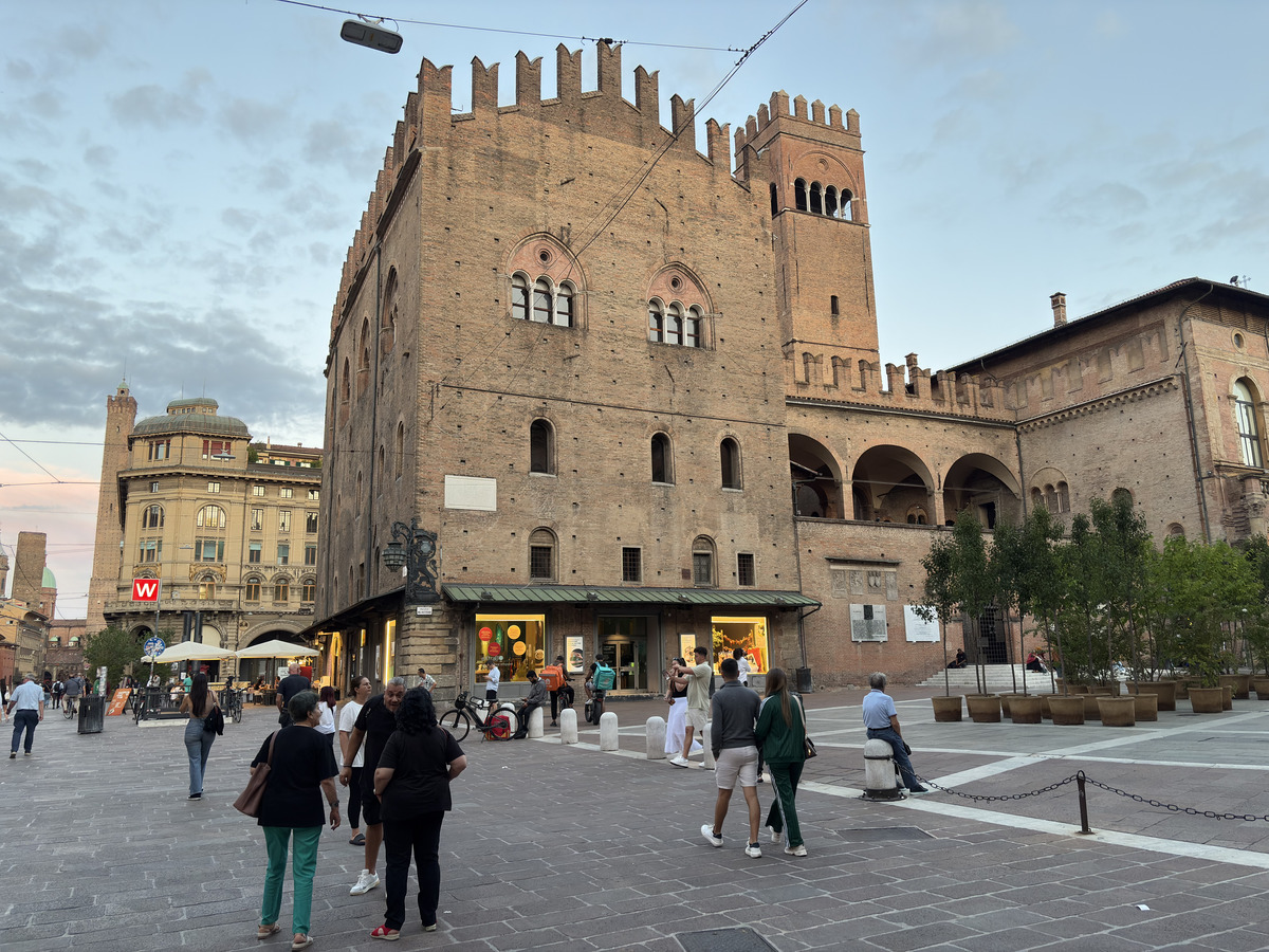 Picture Italy Bologna 2025-09 5 - Transport Bologna