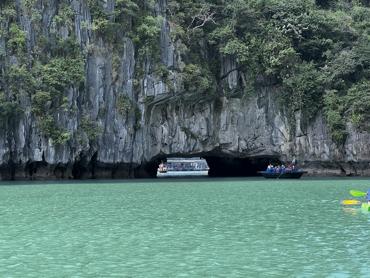 Picture Vietnam Ha Long Bay 2024-01 71 - Restaurants Ha Long Bay