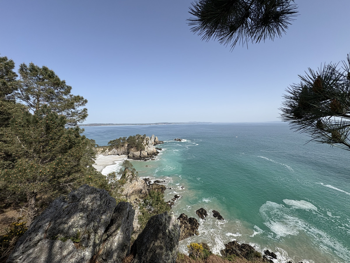 Picture France Crozon Ile Vierge Beach 2026-04 46 - Sunrise Ile Vierge Beach