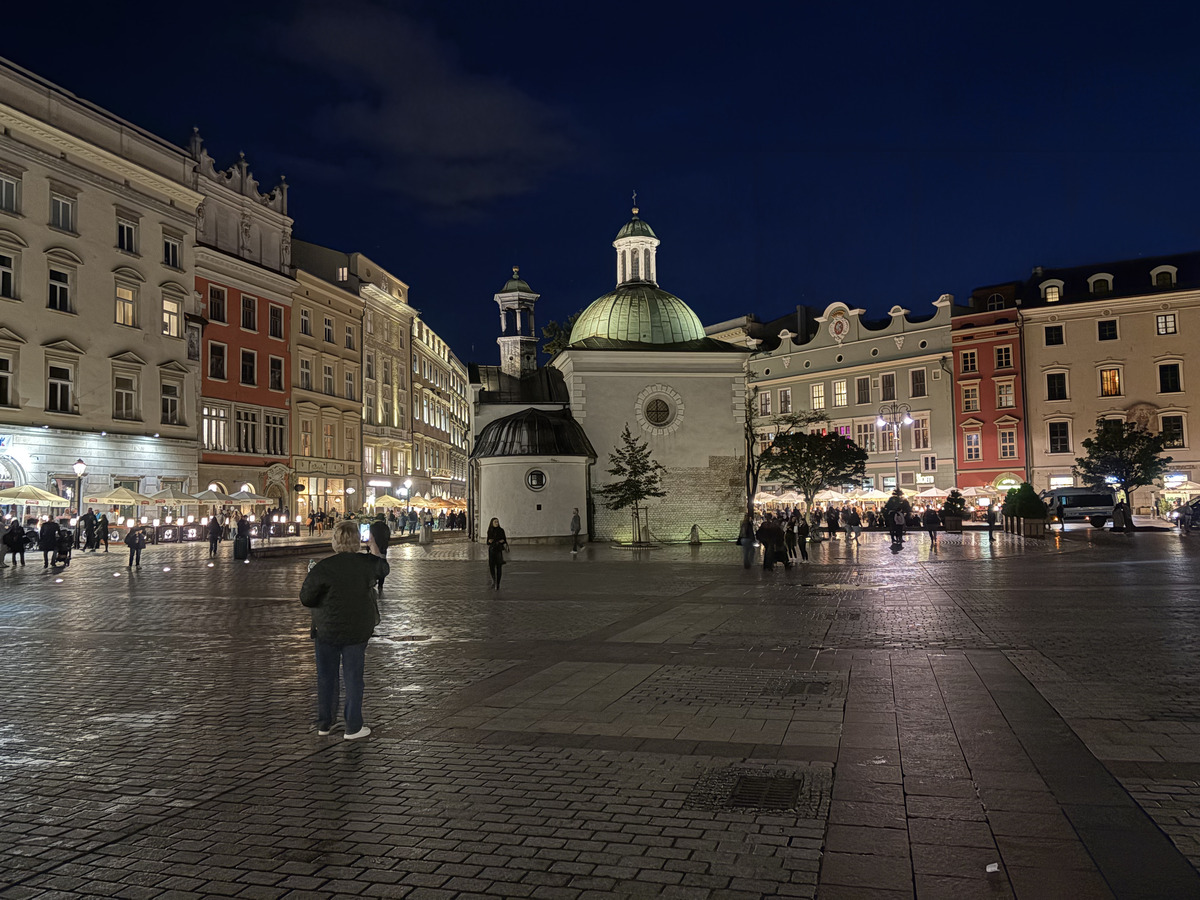 Picture Poland Krakow 2024-10 334 - Saving Krakow