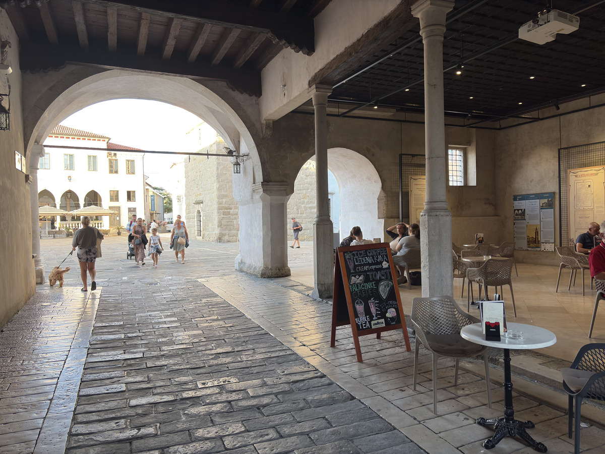 Picture Slovenia Koper 2025-09 40 - Restaurant Koper