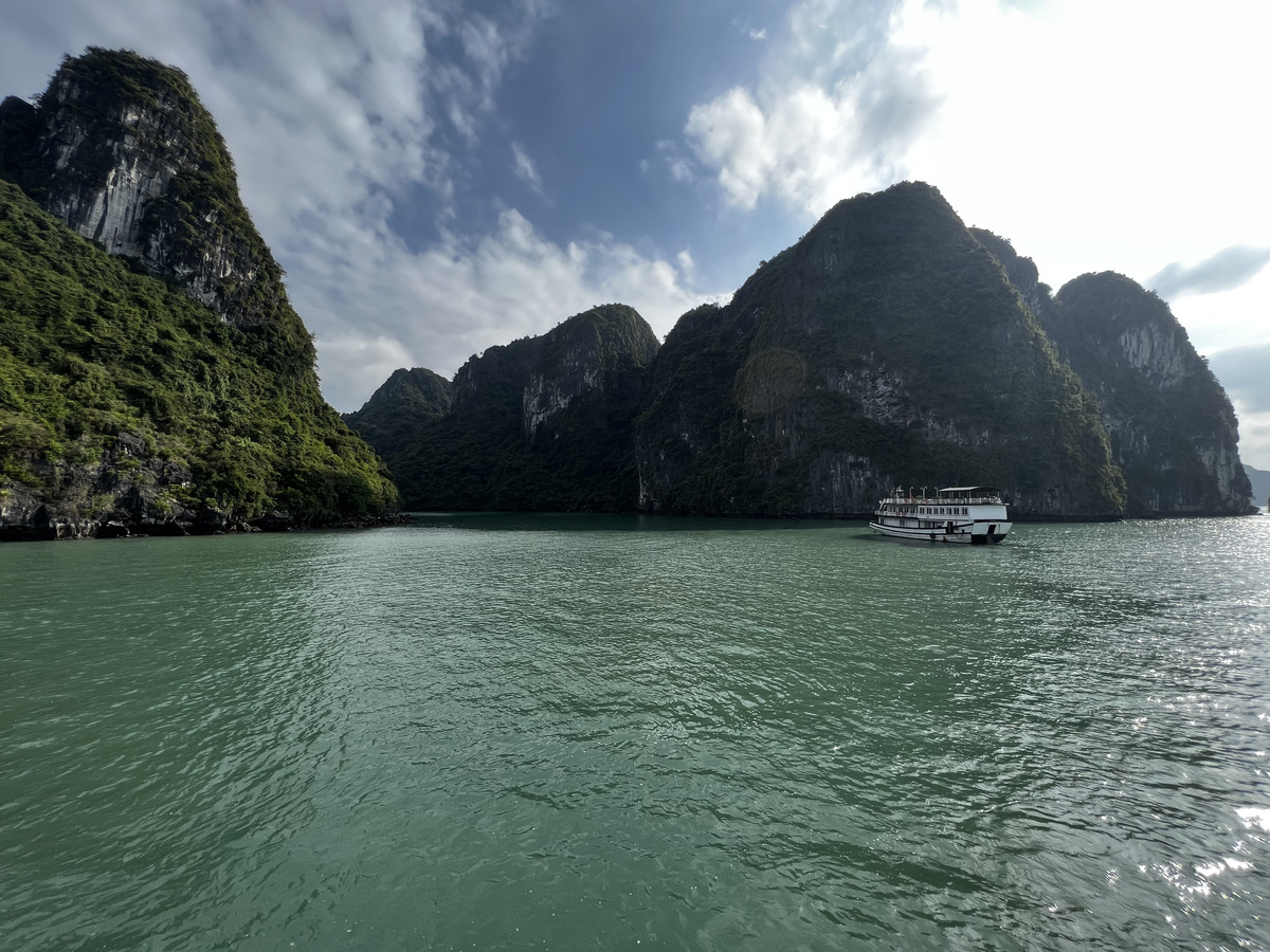 Picture Vietnam Ha Long Bay 2024-01 138 - Transport Ha Long Bay
