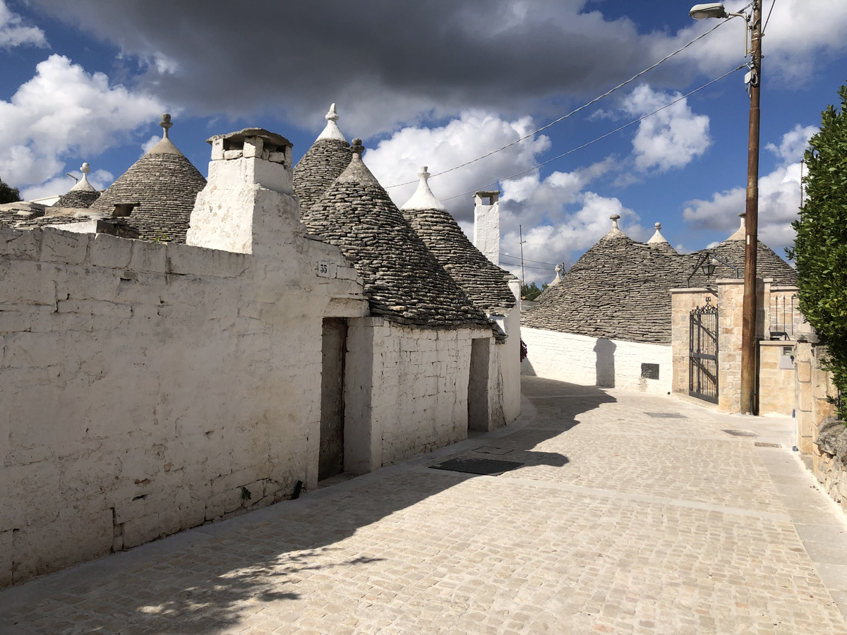 Picture Italy Alberobello 2024-09 78 - Shopping Alberobello