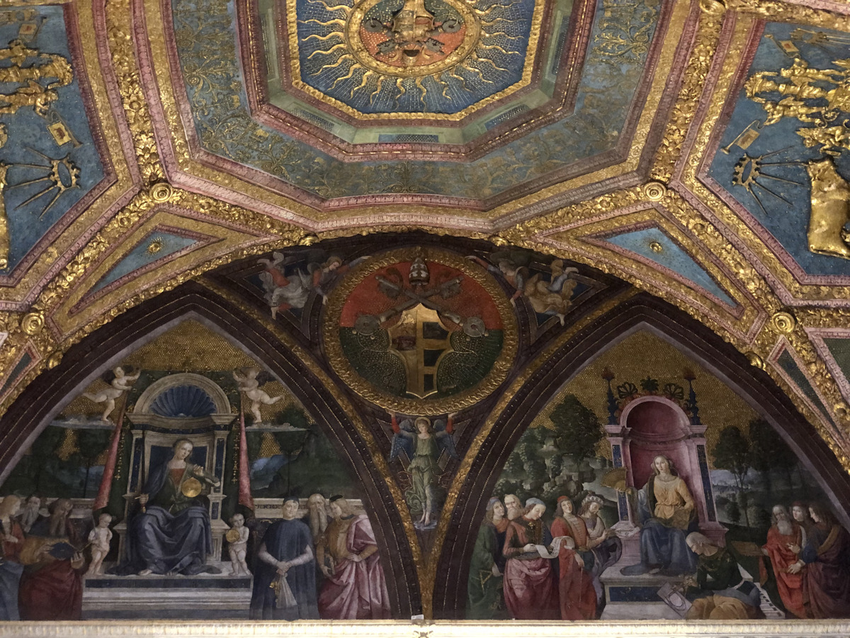 Picture Italy Rome Vatican Museum 2024-09 107 - Shopping Vatican Museum