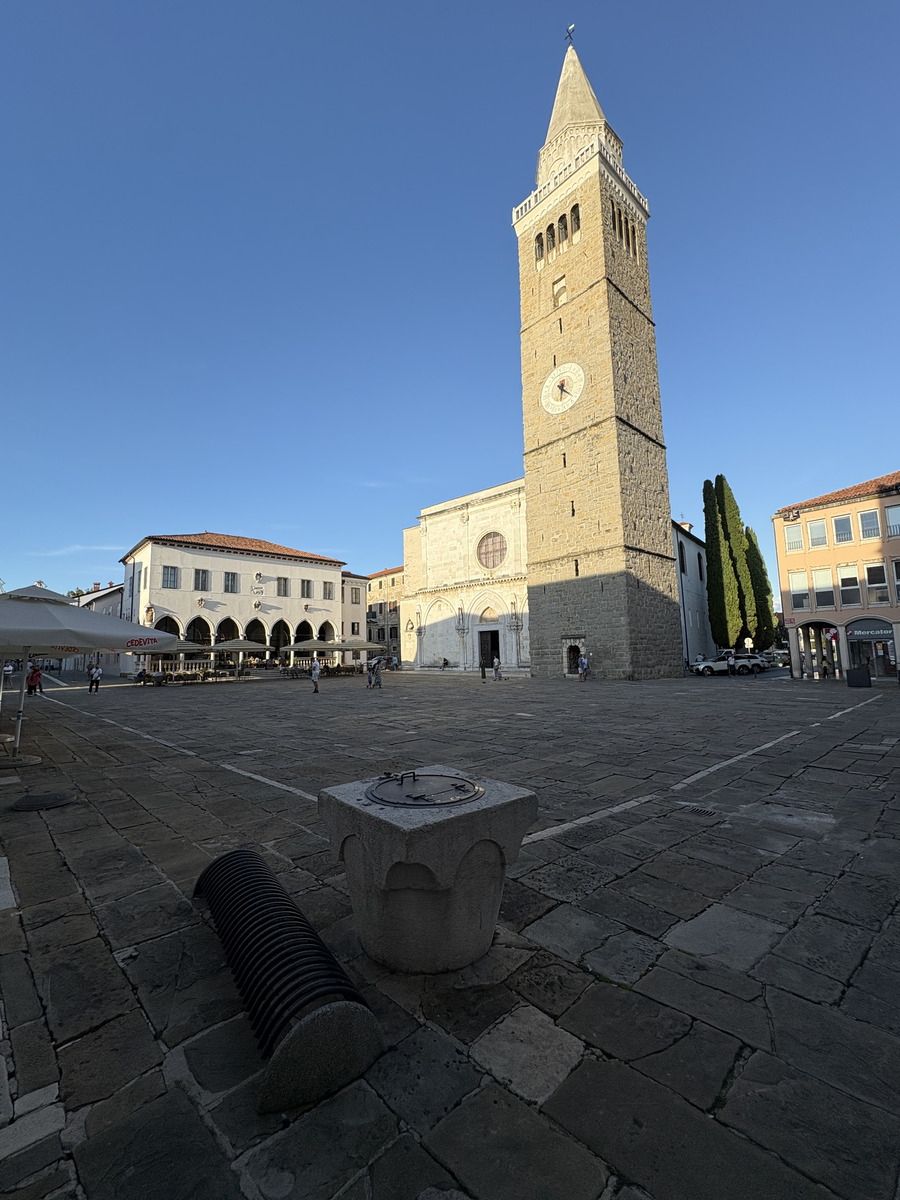 Picture Slovenia Koper 2025-09 46 - Monument Koper