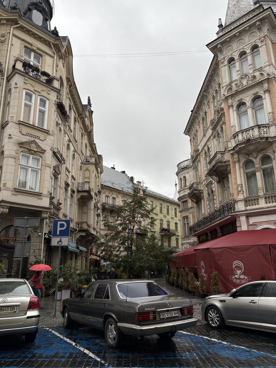 Picture Ukraine Lviv 2024-10 193 - Shopping Lviv