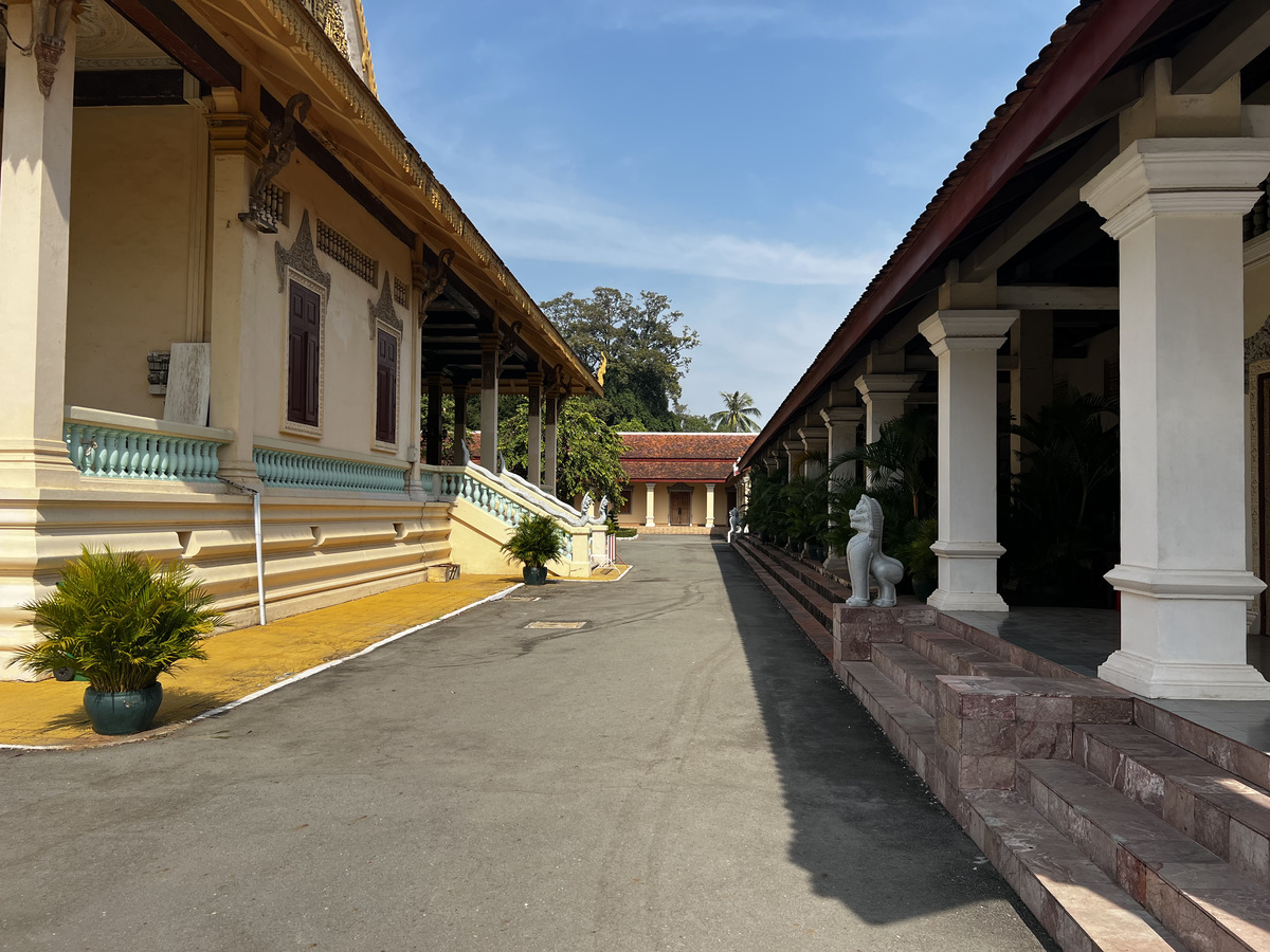 Picture Cambodia Phnom Penh Royal Palace 2024-01 86 - Sunrise Royal Palace
