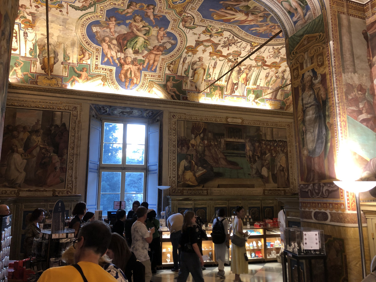 Picture Italy Rome Vatican Museum 2024-09 267 - Walking Street Vatican Museum