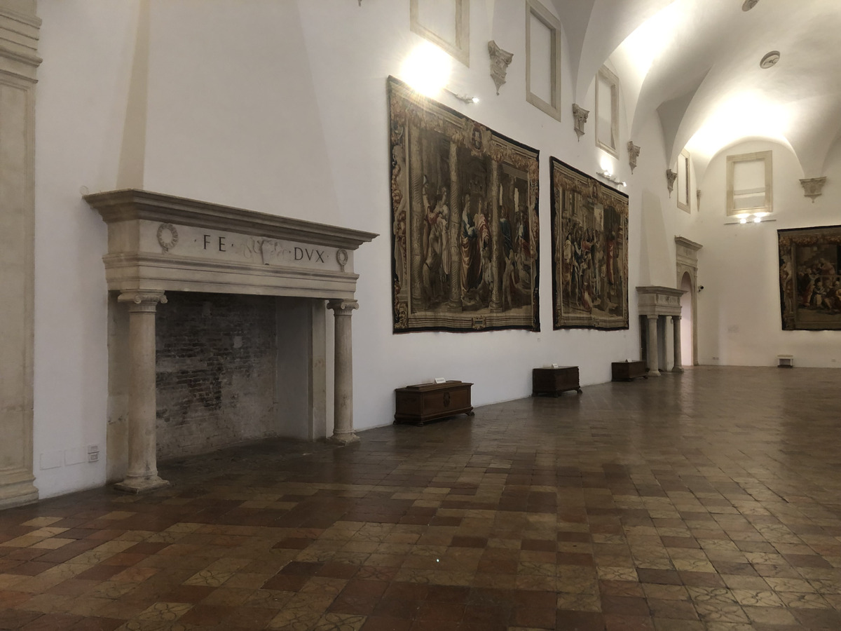 Picture Italy Urbino 2024-09 501 - Rooms Urbino