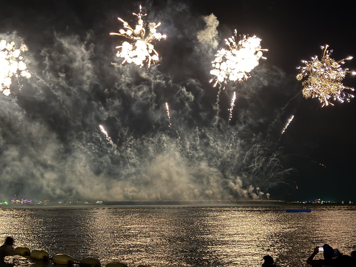 Picture Thailand Pattaya pattaya firework festival 2025-12 9 - Hotel Pool pattaya firework festival
