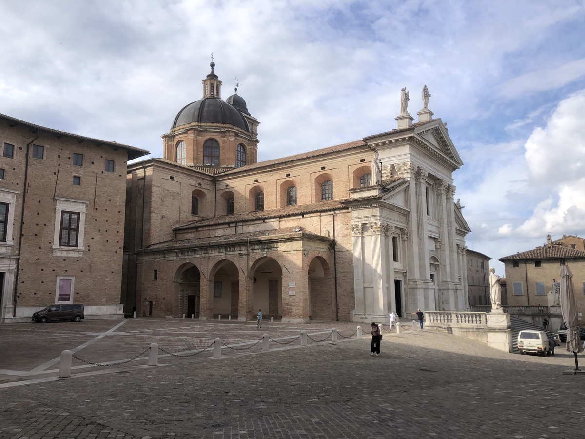 Picture Italy Urbino 2024-09 392 - Savings Urbino