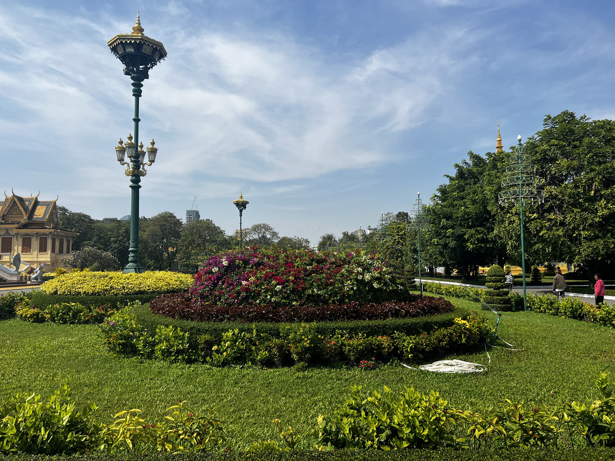 Picture Cambodia Phnom Penh Royal Palace 2024-01 87 - Hotels Royal Palace