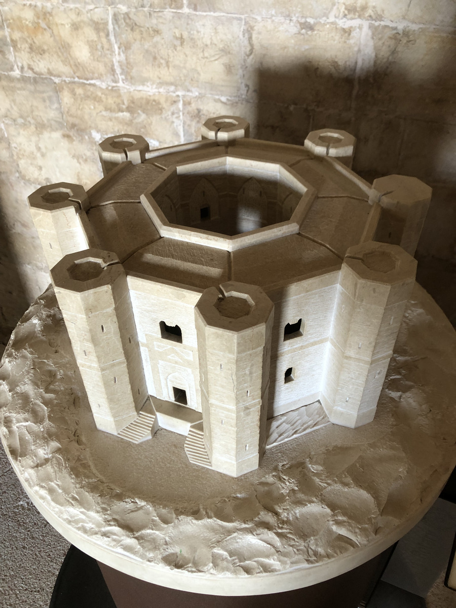 Picture Italy Castel del monte 2024-09 49 - Spring Castel del monte