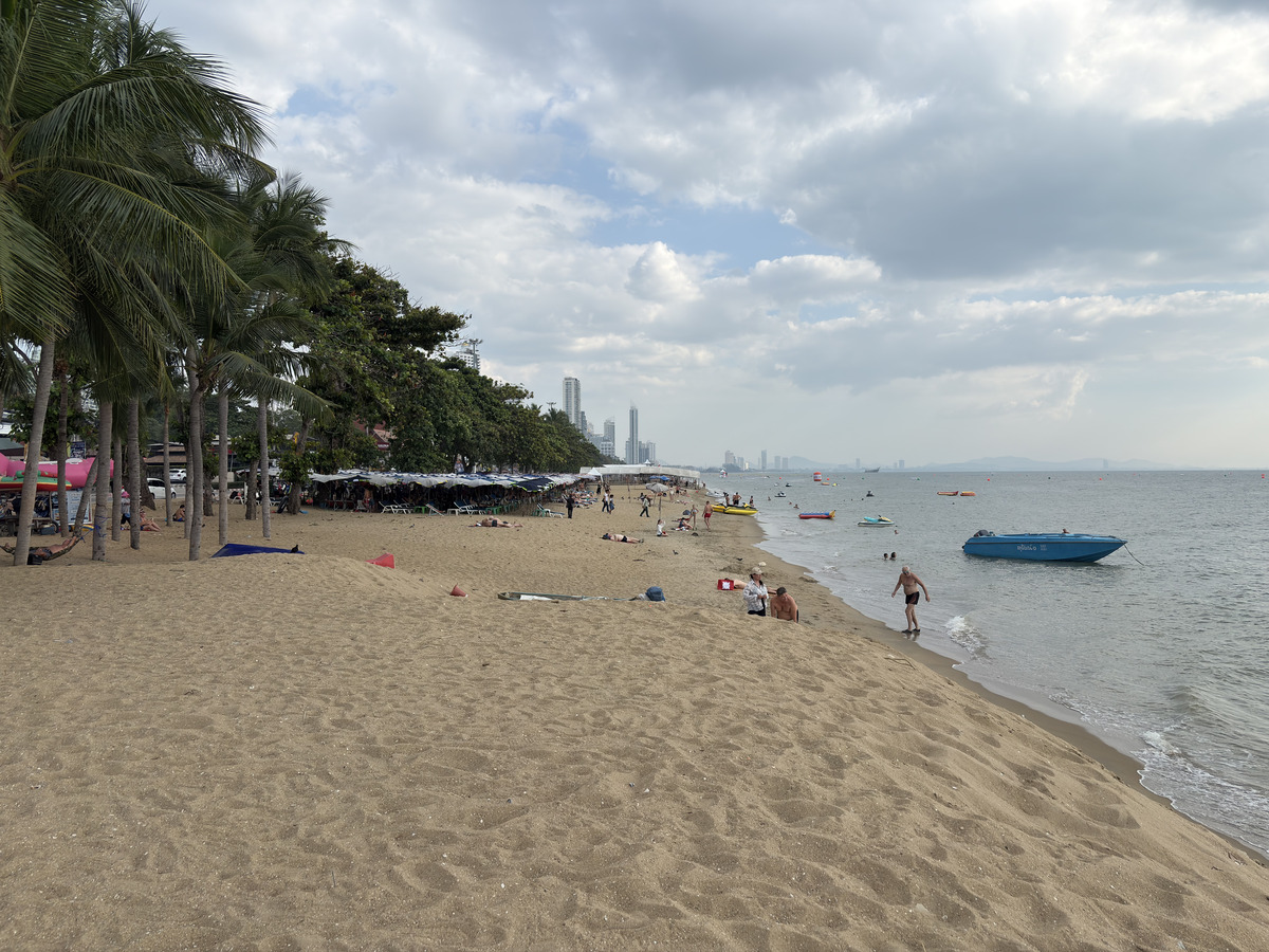 Picture Thailand Jomtien Beach 2025-12 13 - To see Jomtien Beach