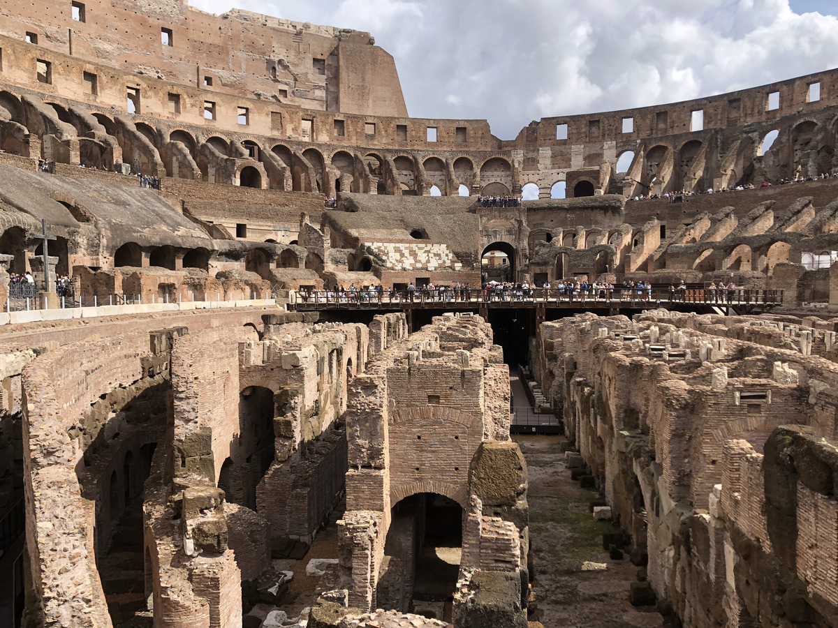 Picture Italy Rome The Colosseum 2024-09 4 - Resort The Colosseum