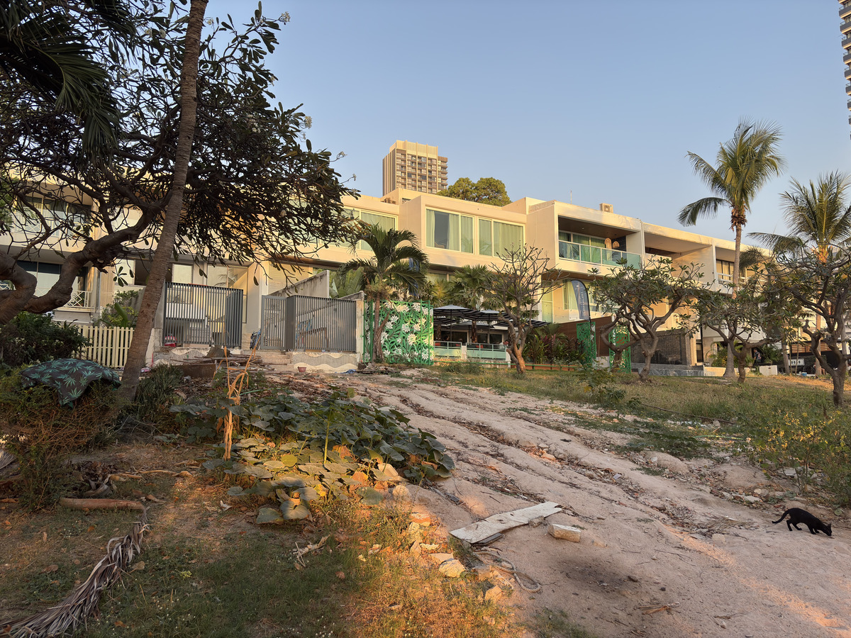 Picture Thailand Pattaya Dongtan beach 2025-12 24 - Sauna Dongtan beach