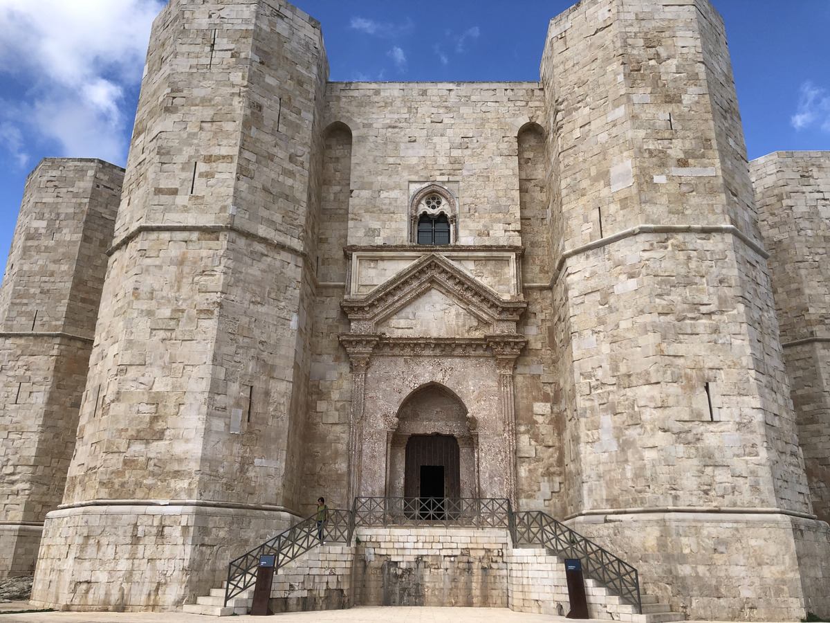 Picture Italy Castel del monte 2024-09 100 - Cheap Room Castel del monte