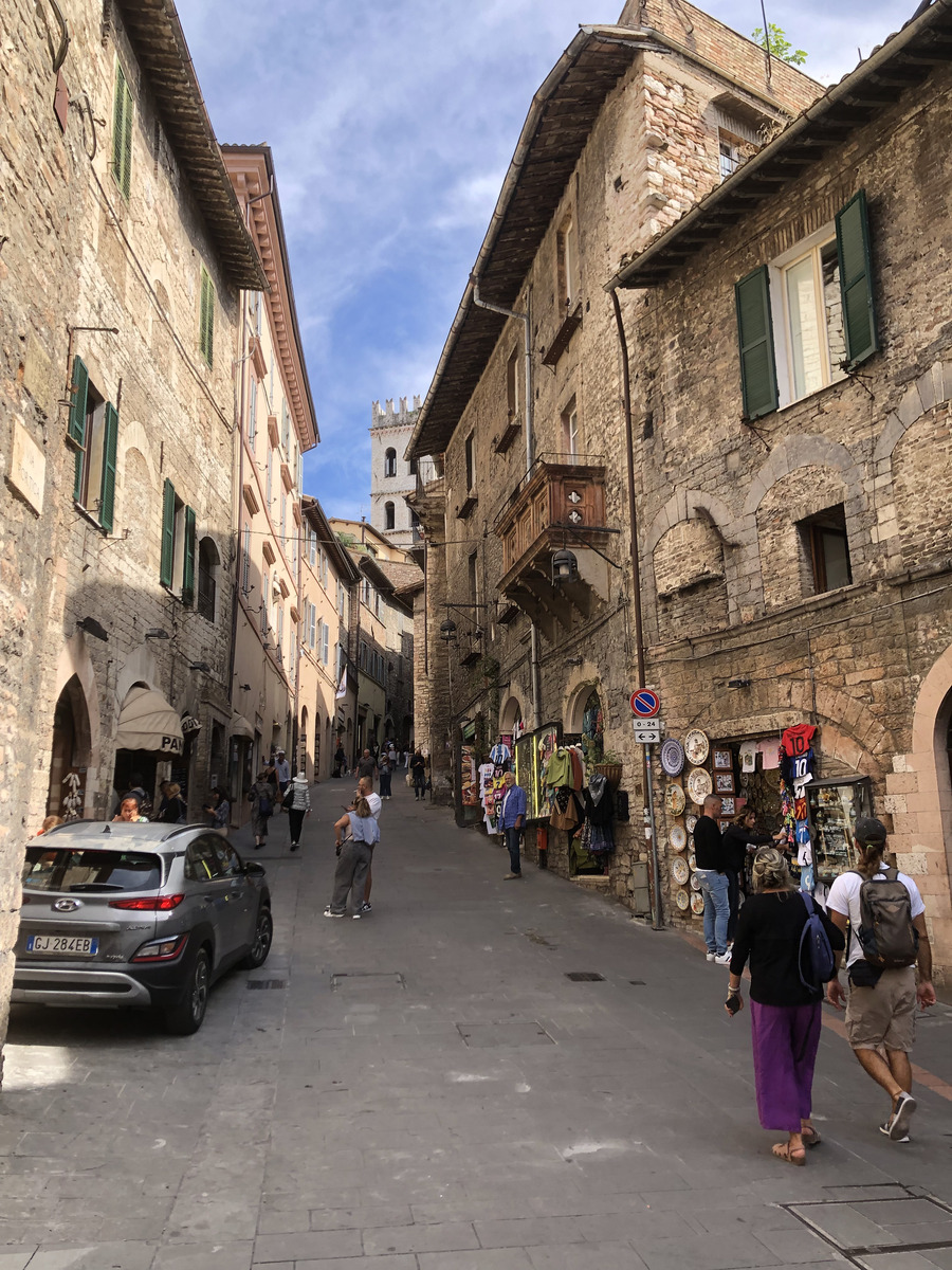 Picture Italy Assisi 2024-09 64 - Shopping Assisi