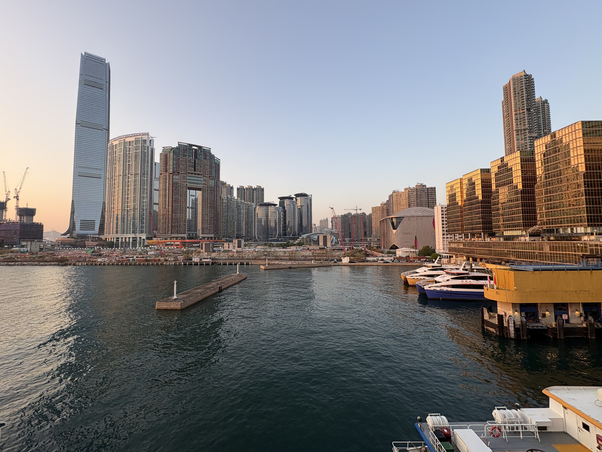 Picture Hong-Kong Tsim Sha Tsui 2026-01 6 - Sunset Tsim Sha Tsui
