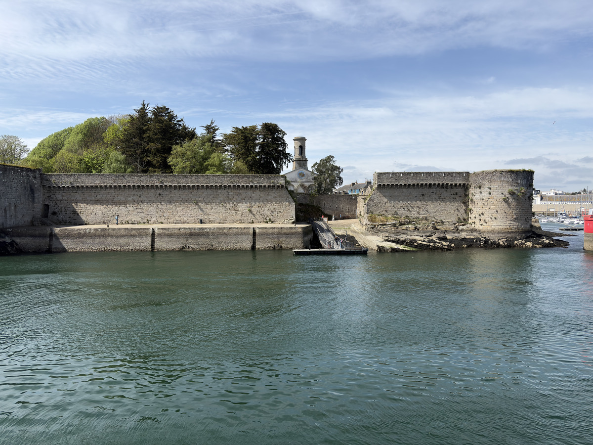 Picture France Concarneau Ville close 2026-04 84 - Sunrise Ville close