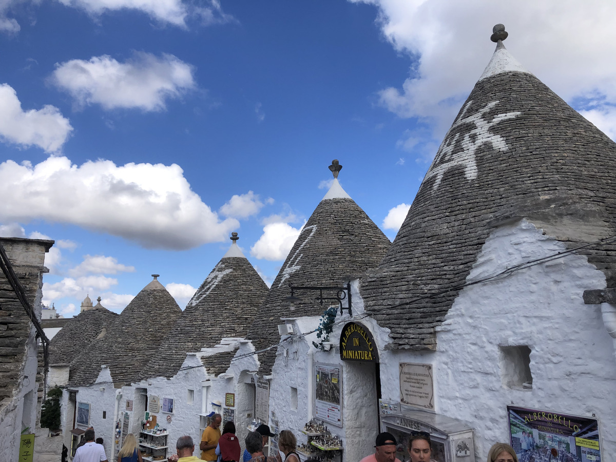 Picture Italy Alberobello 2024-09 68 - City Sight Alberobello