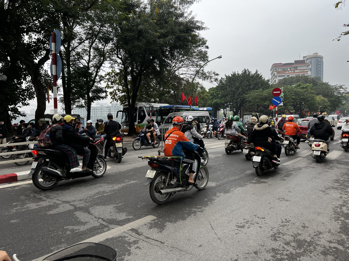 Picture Vietnam Hanoi Tay Lake 2024-01 26 - To see Tay Lake