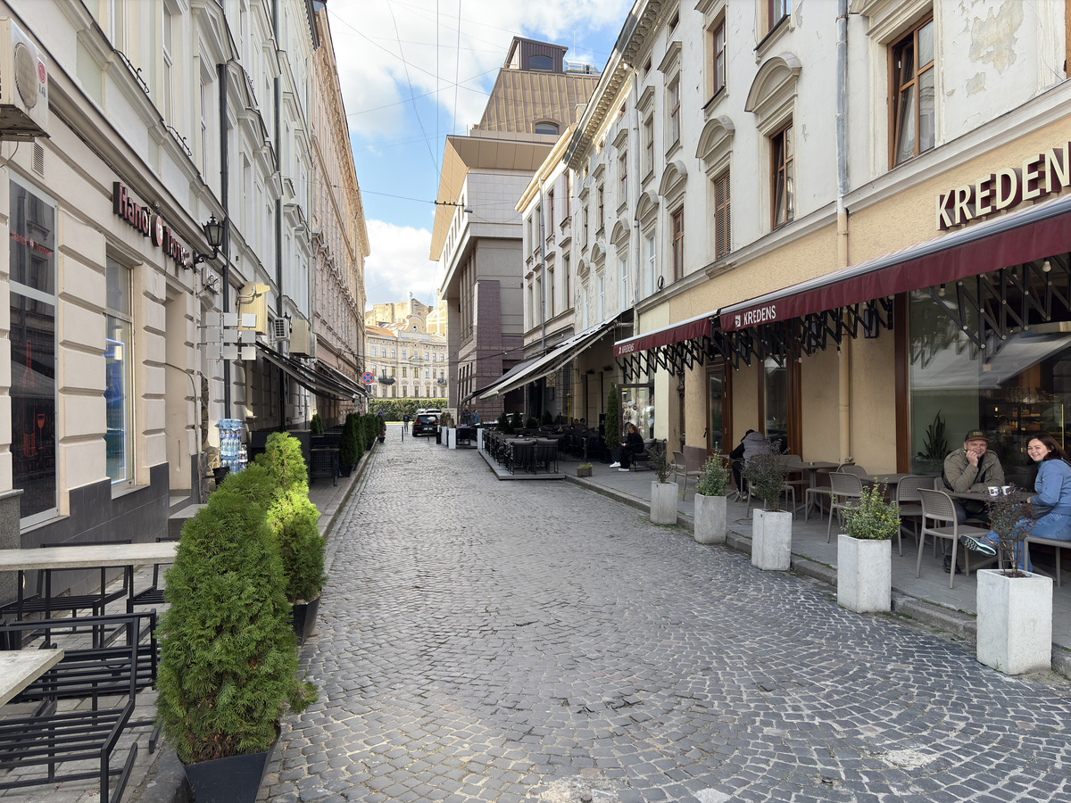 Picture Ukraine Lviv 2024-10 339 - Hotel Pools Lviv