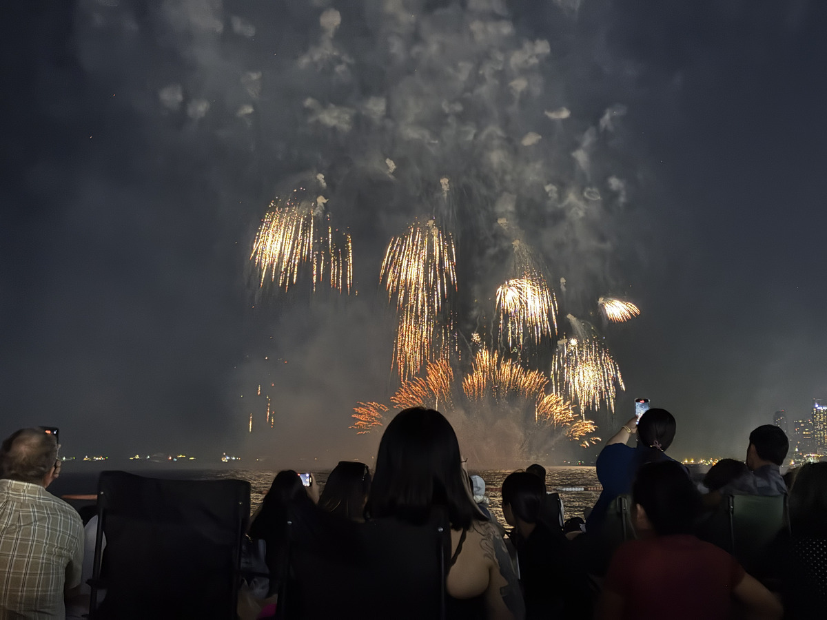 Picture Thailand Pattaya Fireworks 2024-12 87 - SPA Fireworks
