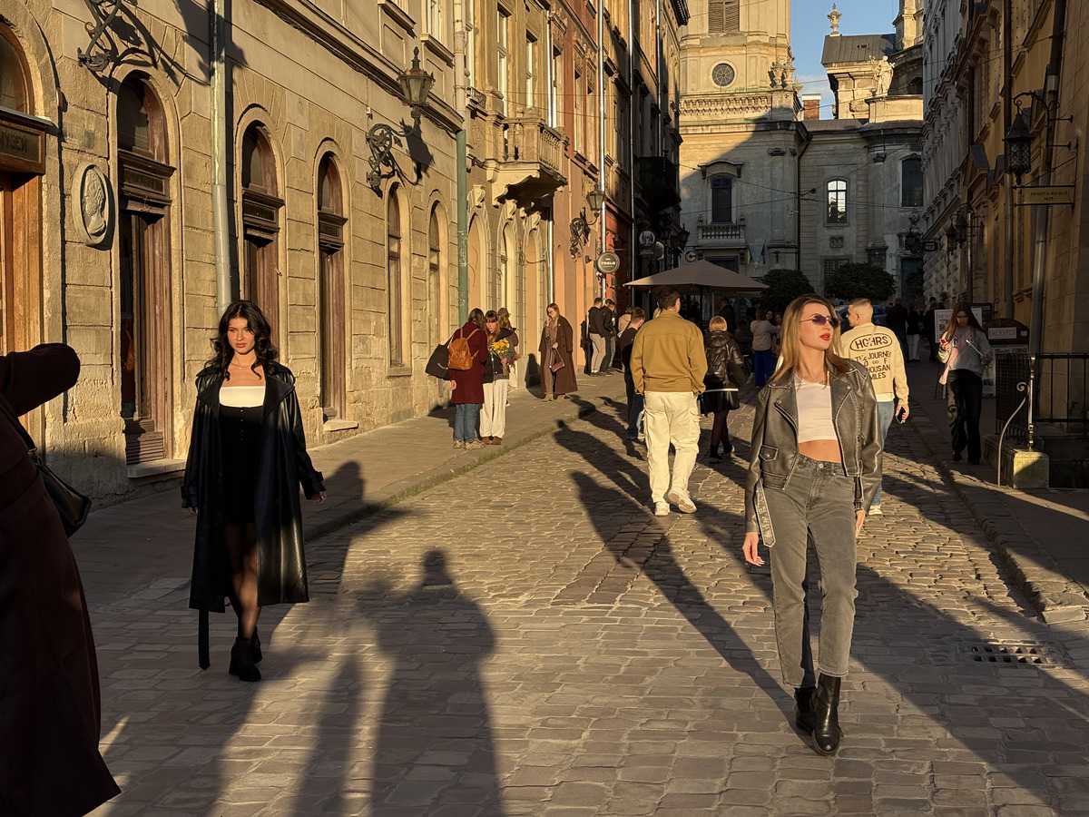 Picture Ukraine Lviv 2024-10 28 - Walking Street Lviv